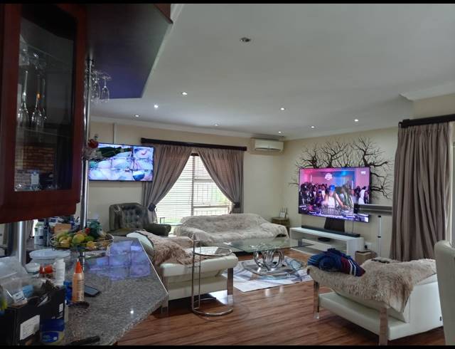 4 BEDROOM HOUSE FOR SALE IN VANDERBIJLPARK SE 4